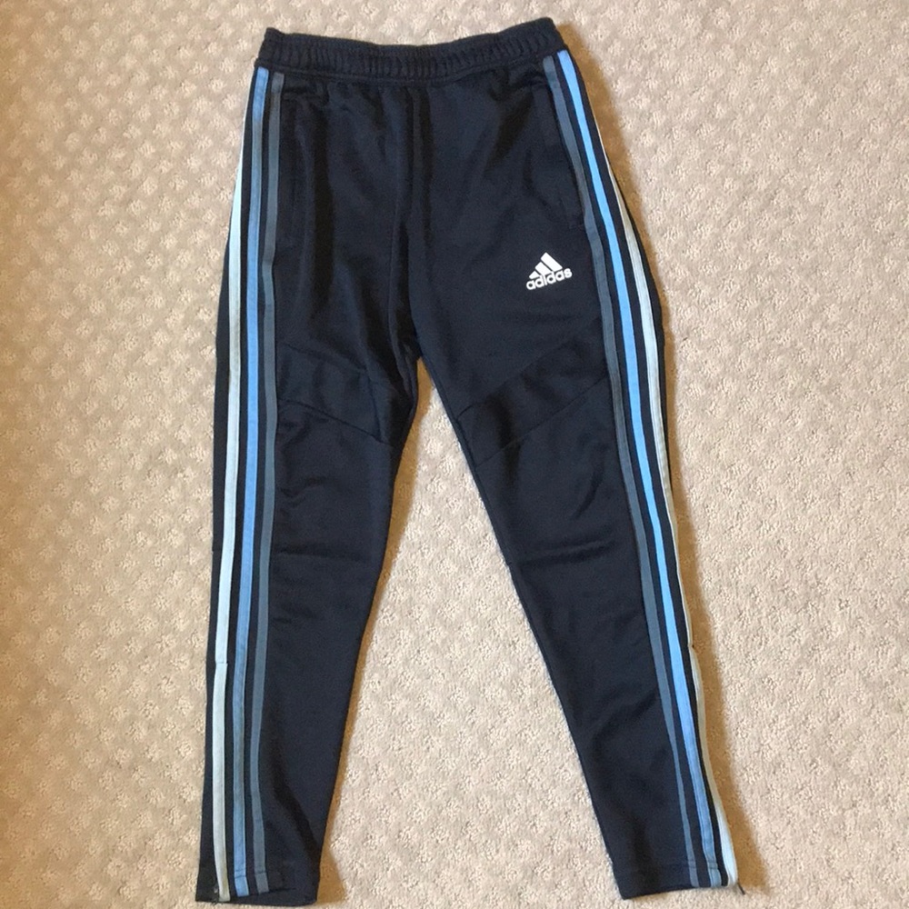 Adidas tiros NWOT!